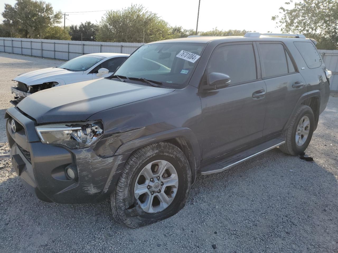 VIN JTEZU5JR5H5152744 2017 TOYOTA 4RUNNER no.1