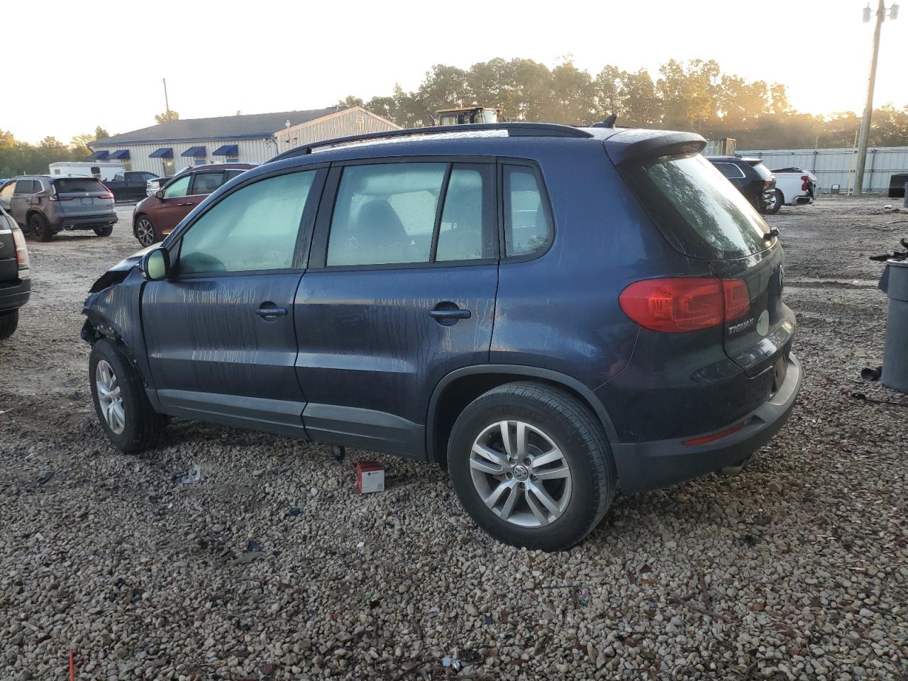 2015 Volkswagen Tiguan - Image 2