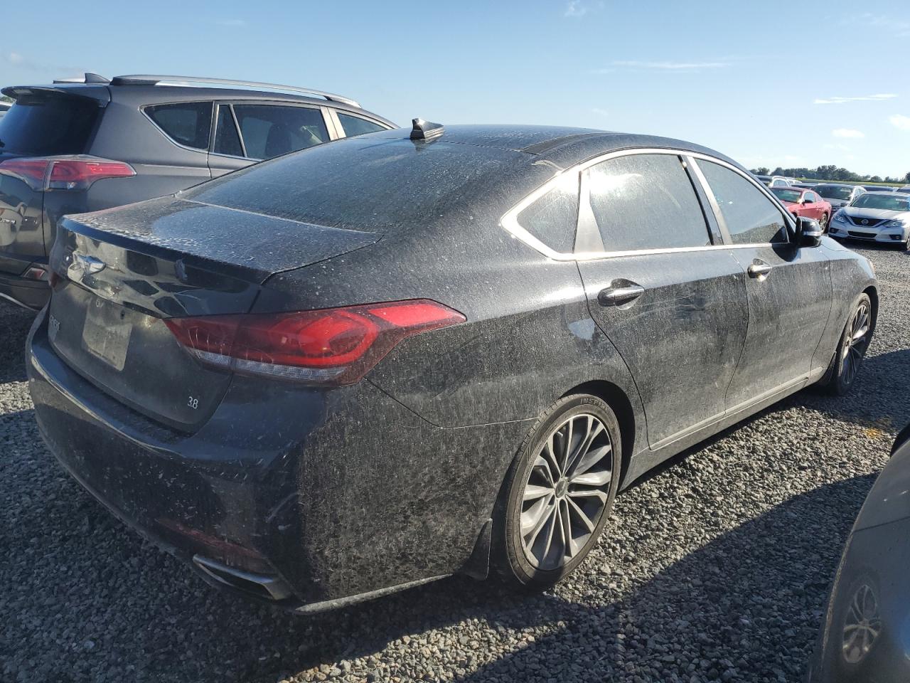 2016 Hyundai Genesis - Image 3
