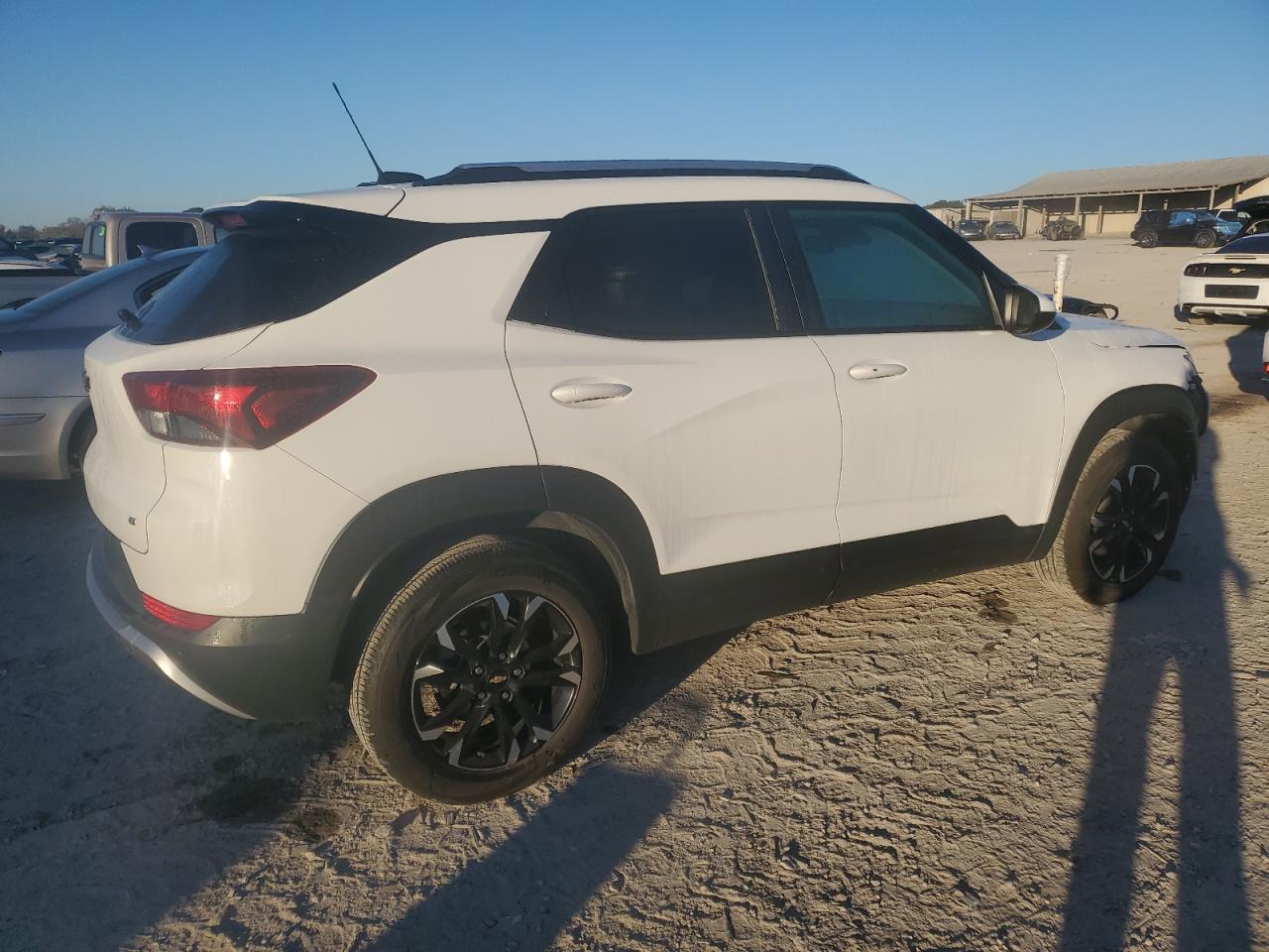 2023 Chevrolet TrailBlazer - Image 3