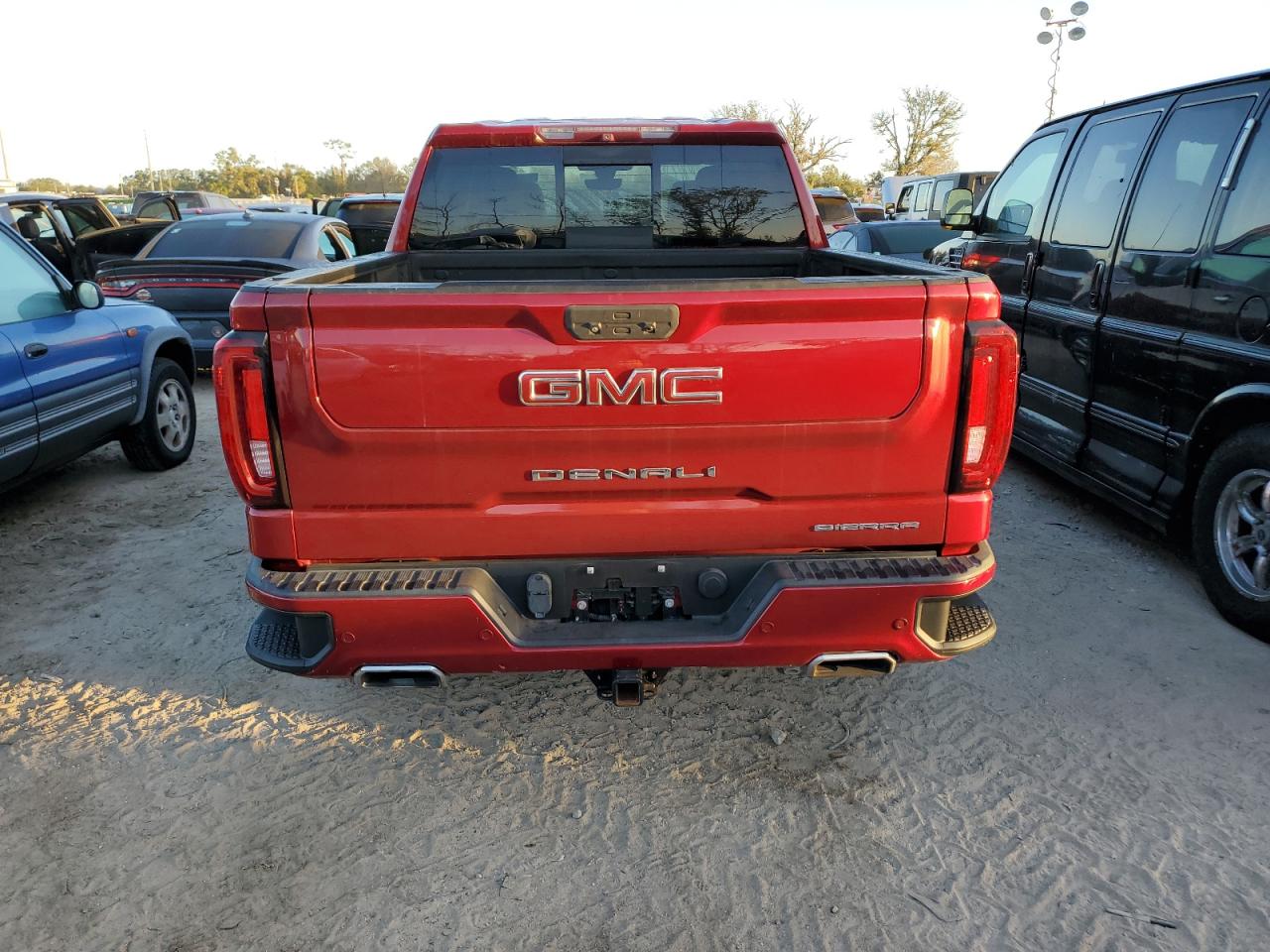 3GTU9FEL4KG245721 2019 GMC Sierra K1500 Denali