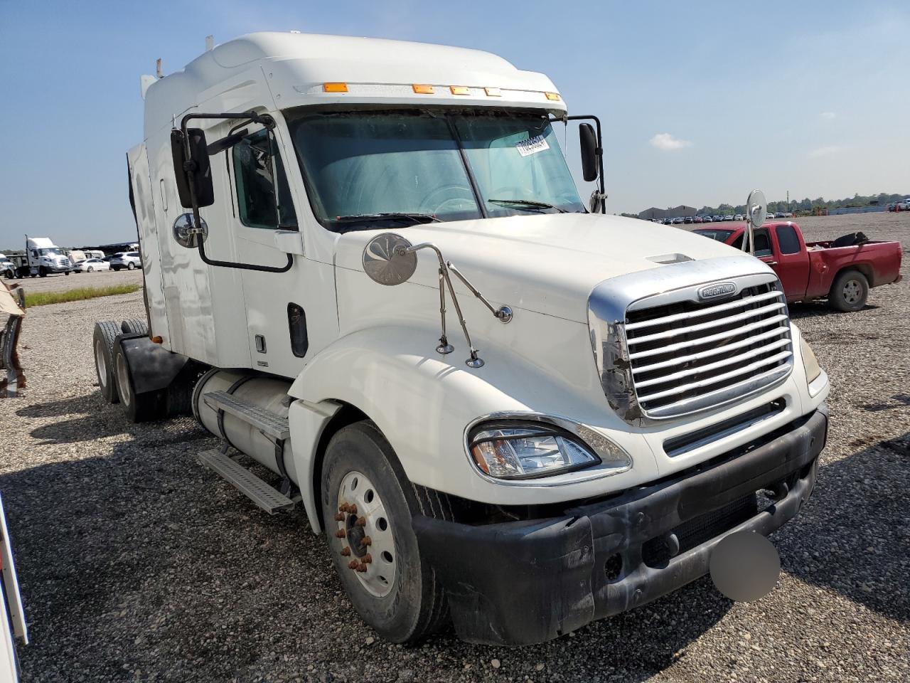 2006 Freightliner Columbia Semi Truck for Sale in Houston, TX - Front End