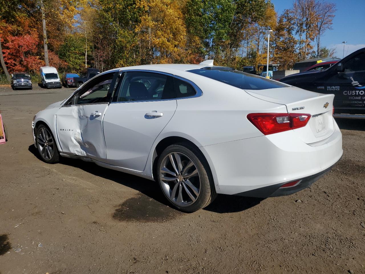 2023 Chevrolet Malibu - Image 2