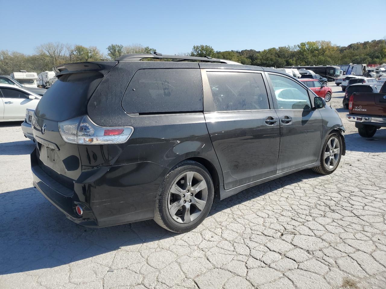 2012 Toyota Sienna - Image 3