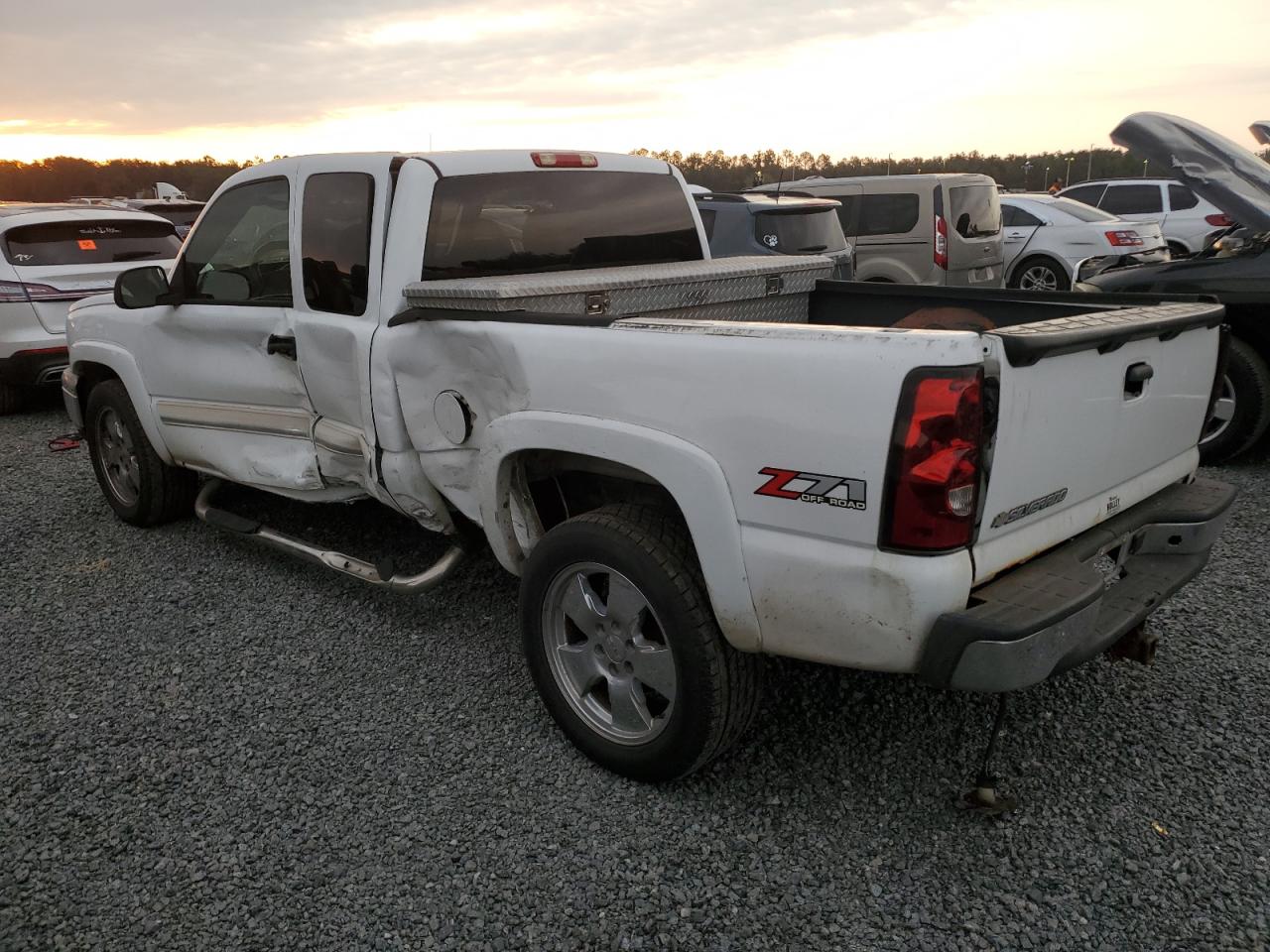 2006 Chevrolet Silverado - Image 2