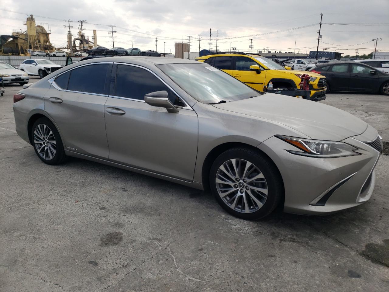 2021 Lexus ES - Image 4