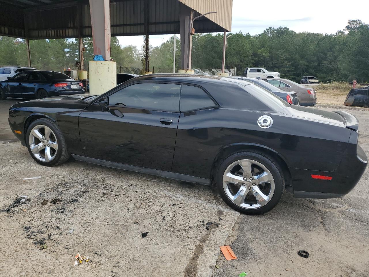 2014 Dodge Challenger - Image 2