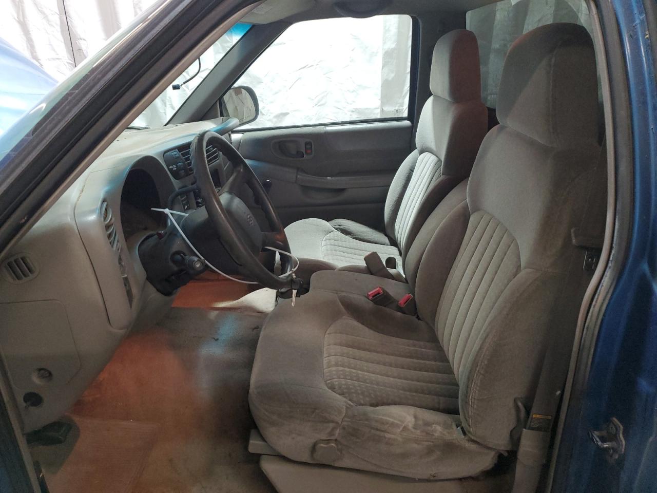 2000 Chevrolet S-10 Pickup - Image 7