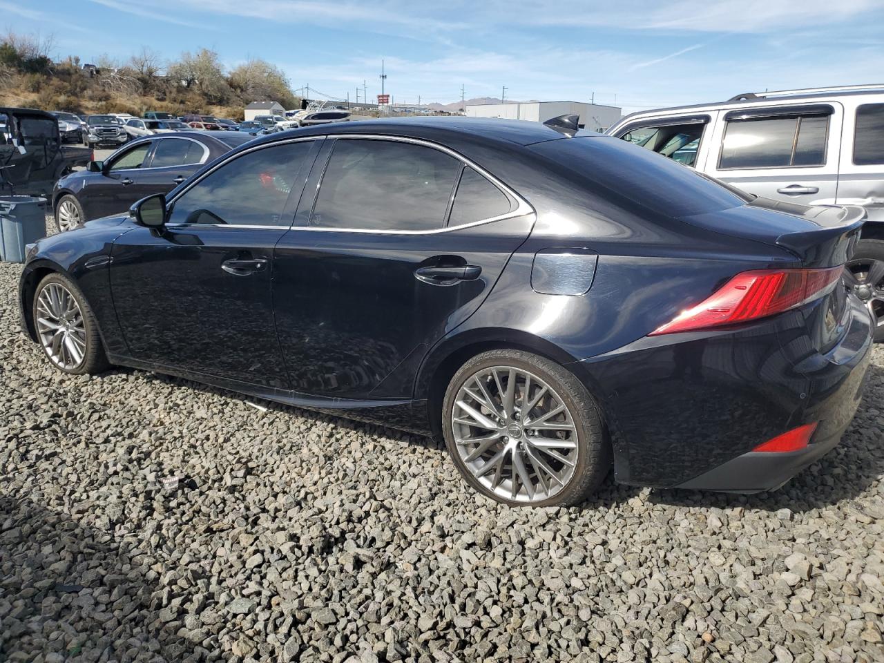 2018 Lexus IS - Image 2