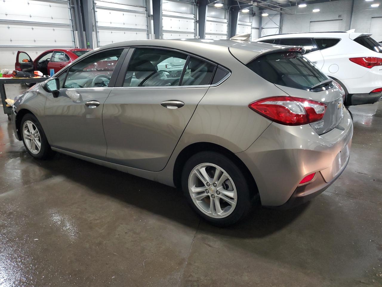 2018 Chevrolet Cruze - Image 2