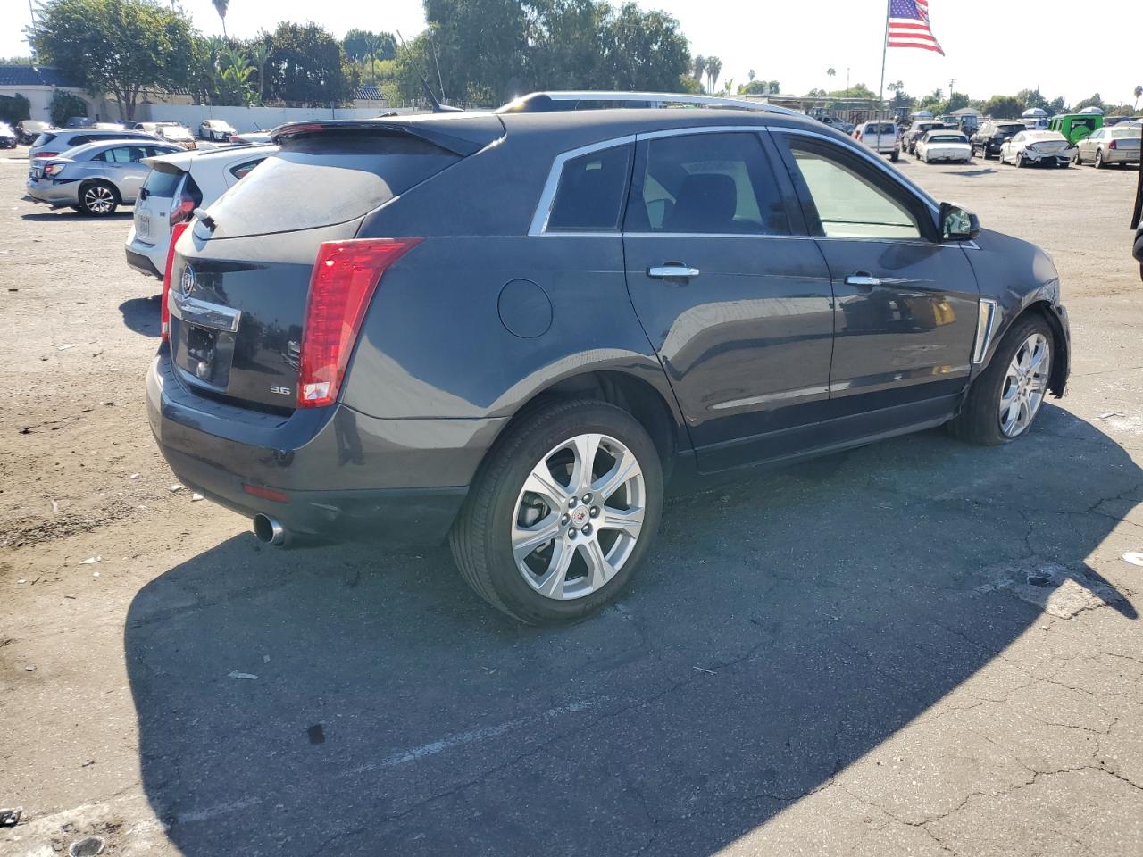 VIN 3GYFNCE34ES566317 2014 CADILLAC SRX no.3