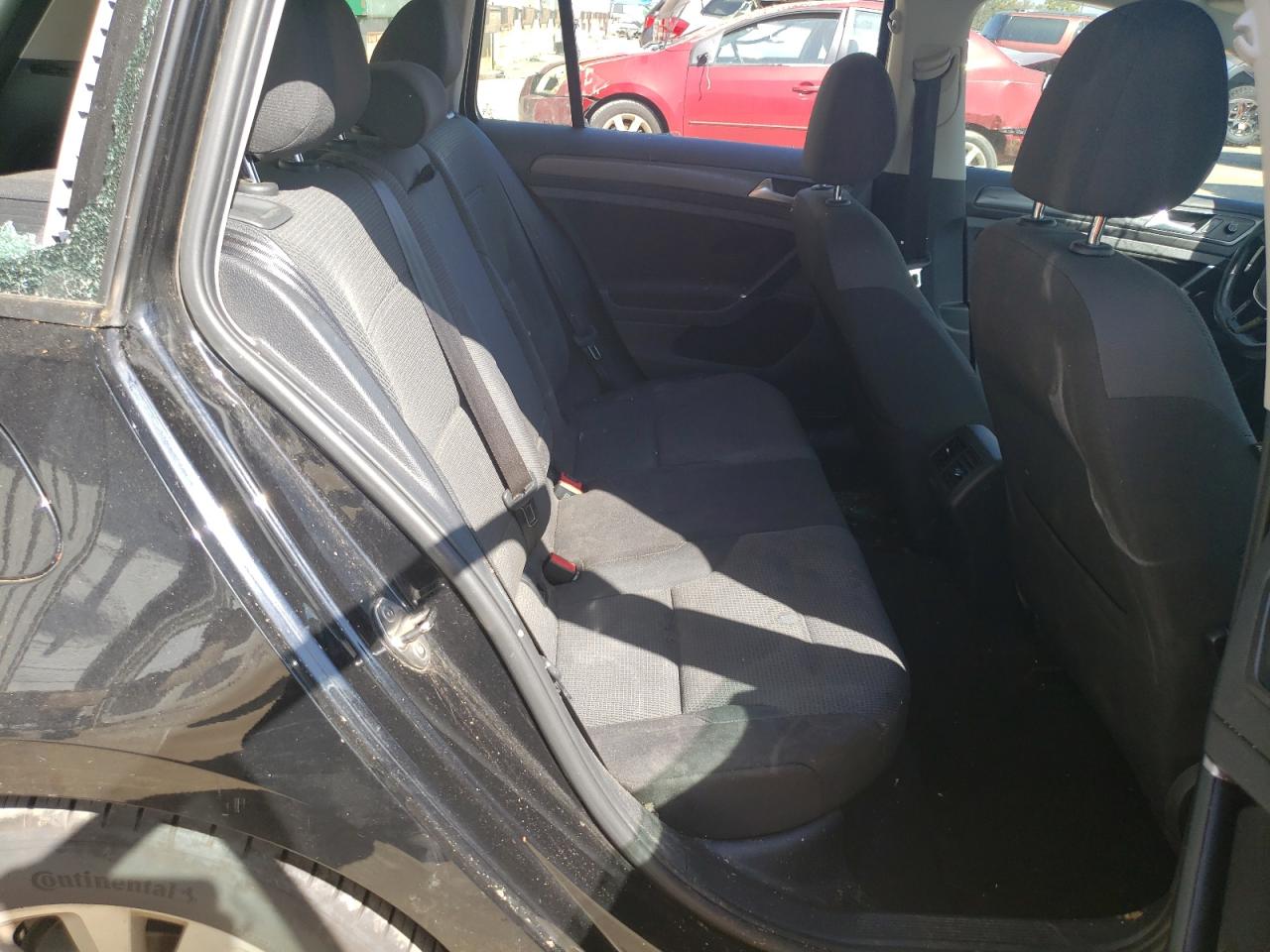 2018 Volkswagen Golf - Image 10