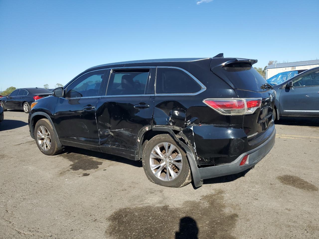 5TDJKRFH6FS178078 2015 TOYOTA HIGHLANDER - Image 2