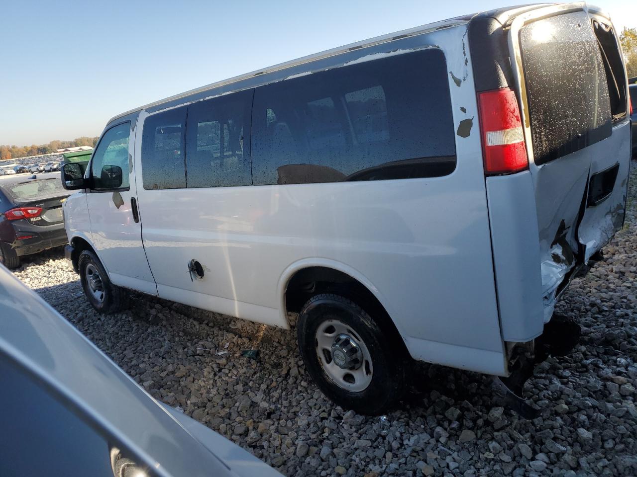 2009 Chevrolet Express - Image 2