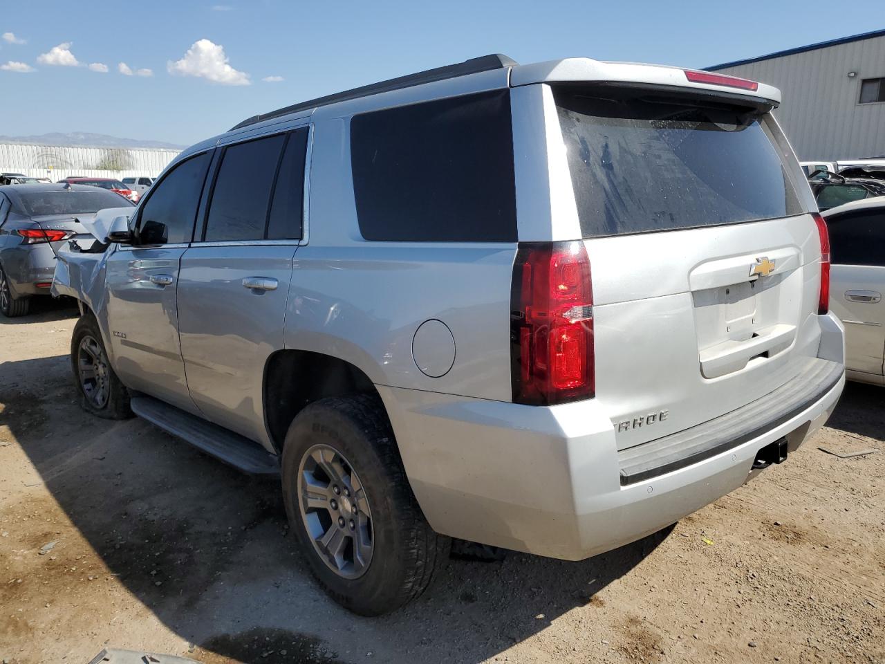 VIN 1GNSCAKC6JR376672 2018 CHEVROLET TAHOE no.2