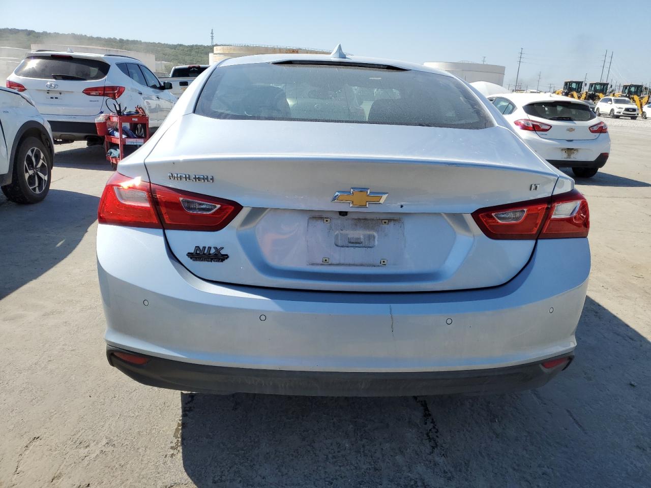 1G1ZD5ST2JF127811 2018 Chevrolet Malibu Lt