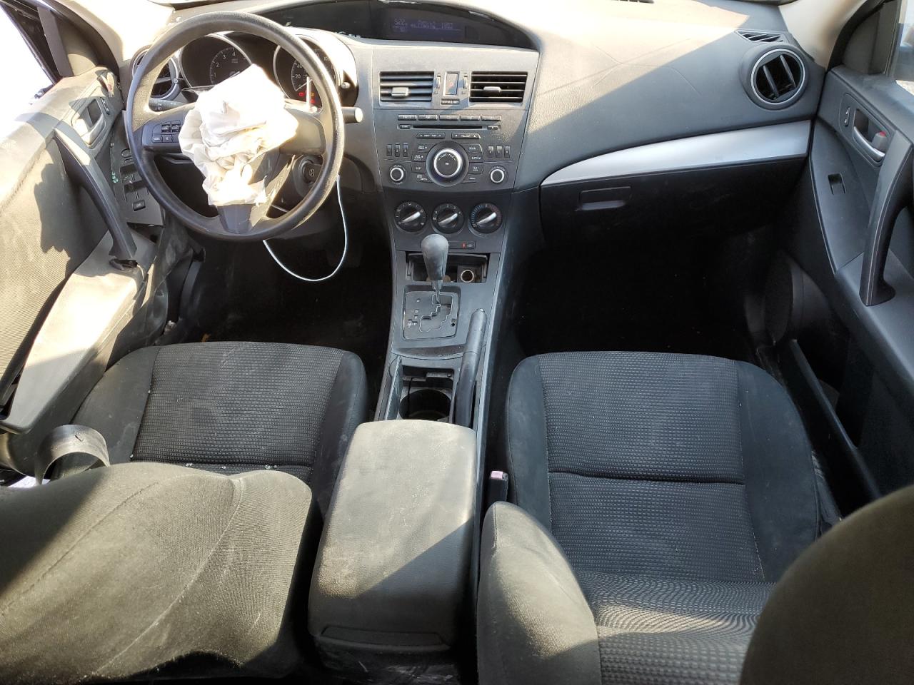 2012 Mazda 3 - Image 8