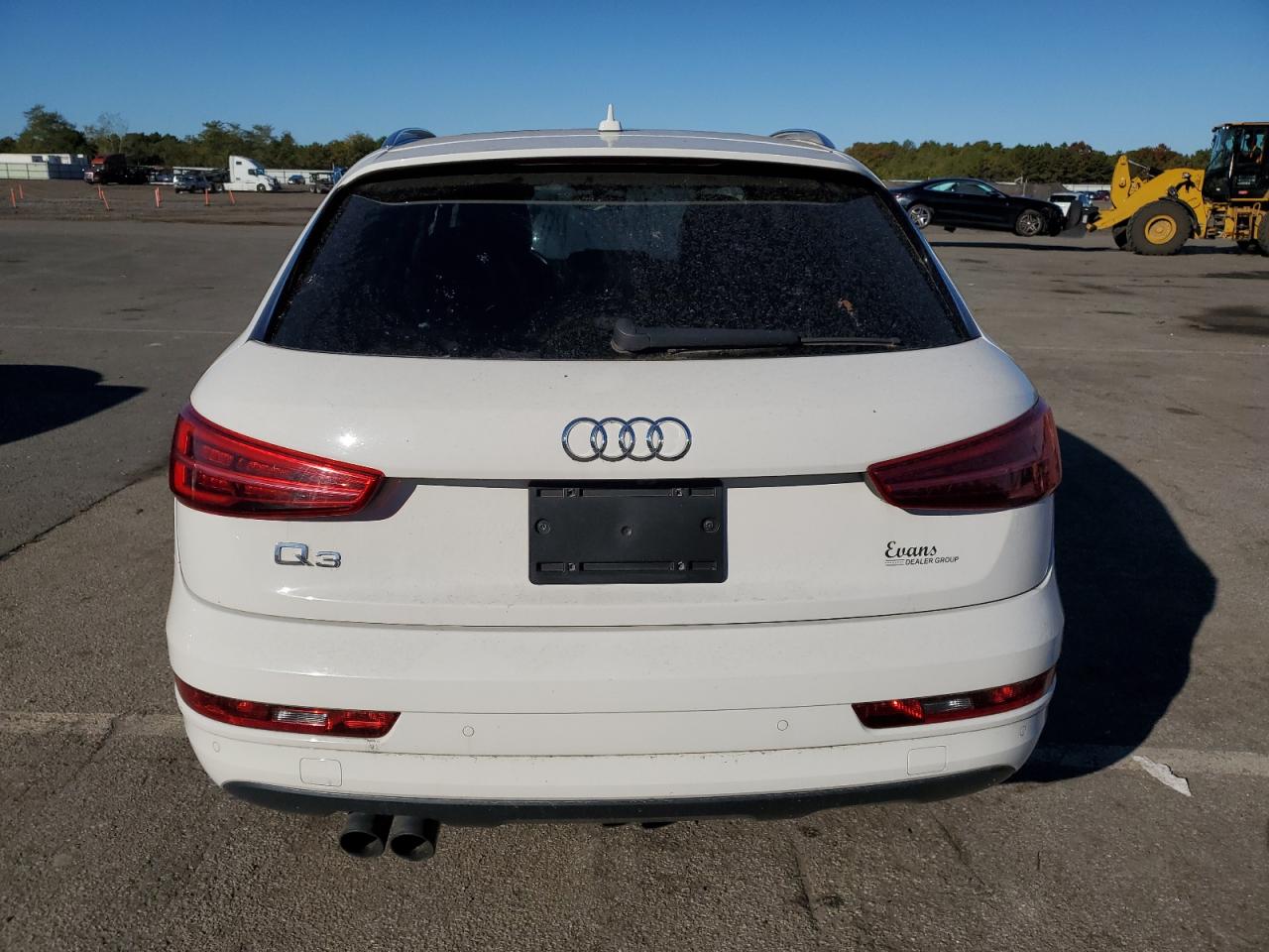 WA1BCCFSXJR011976 2018 Audi Q3 Premium