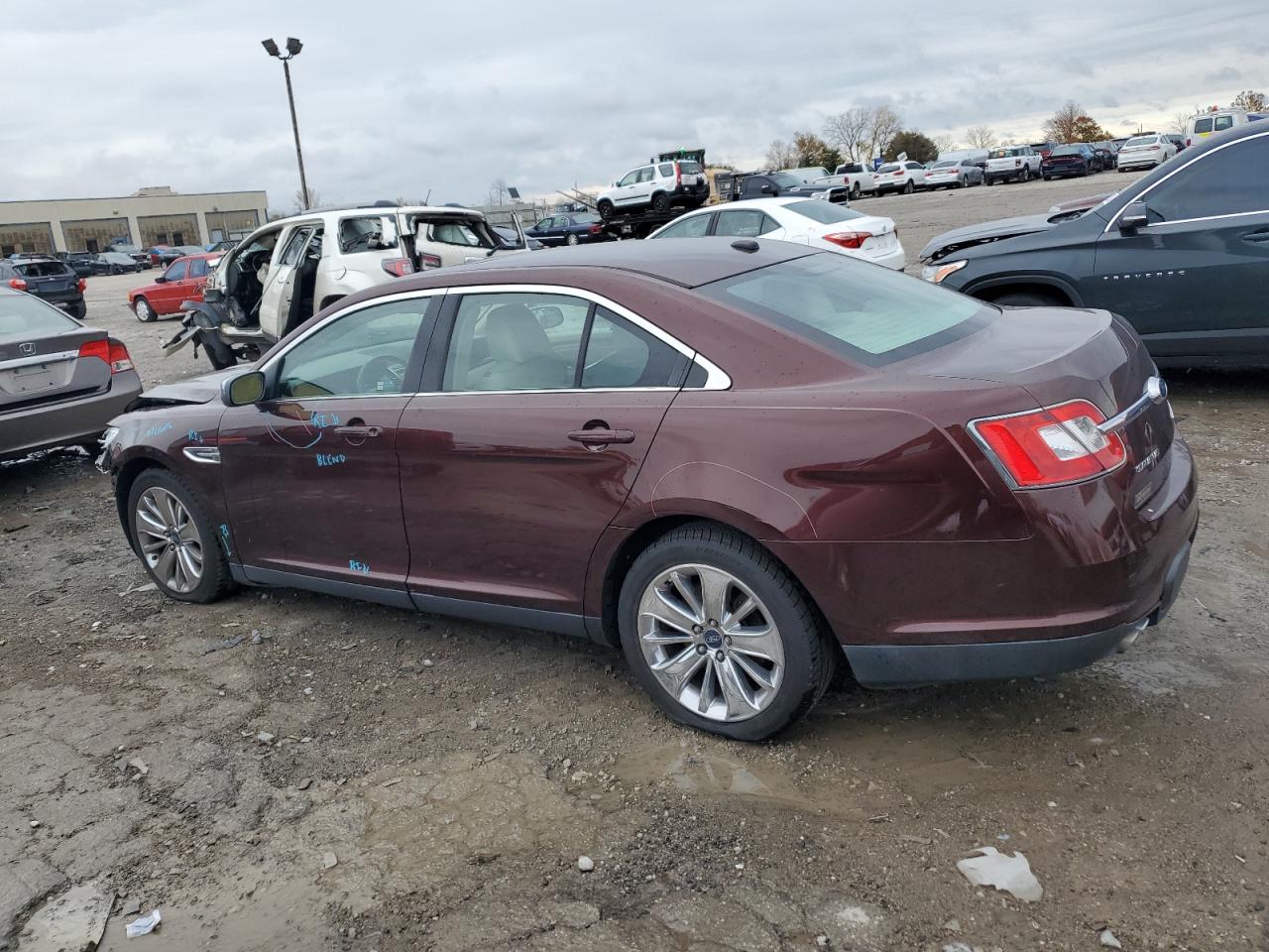 2012 Ford Taurus - Image 2