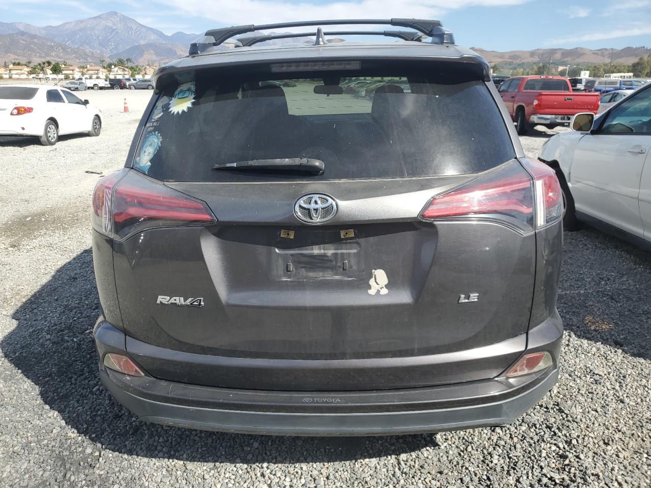 JTMZFREV2JJ744399 2018 Toyota Rav4 Le