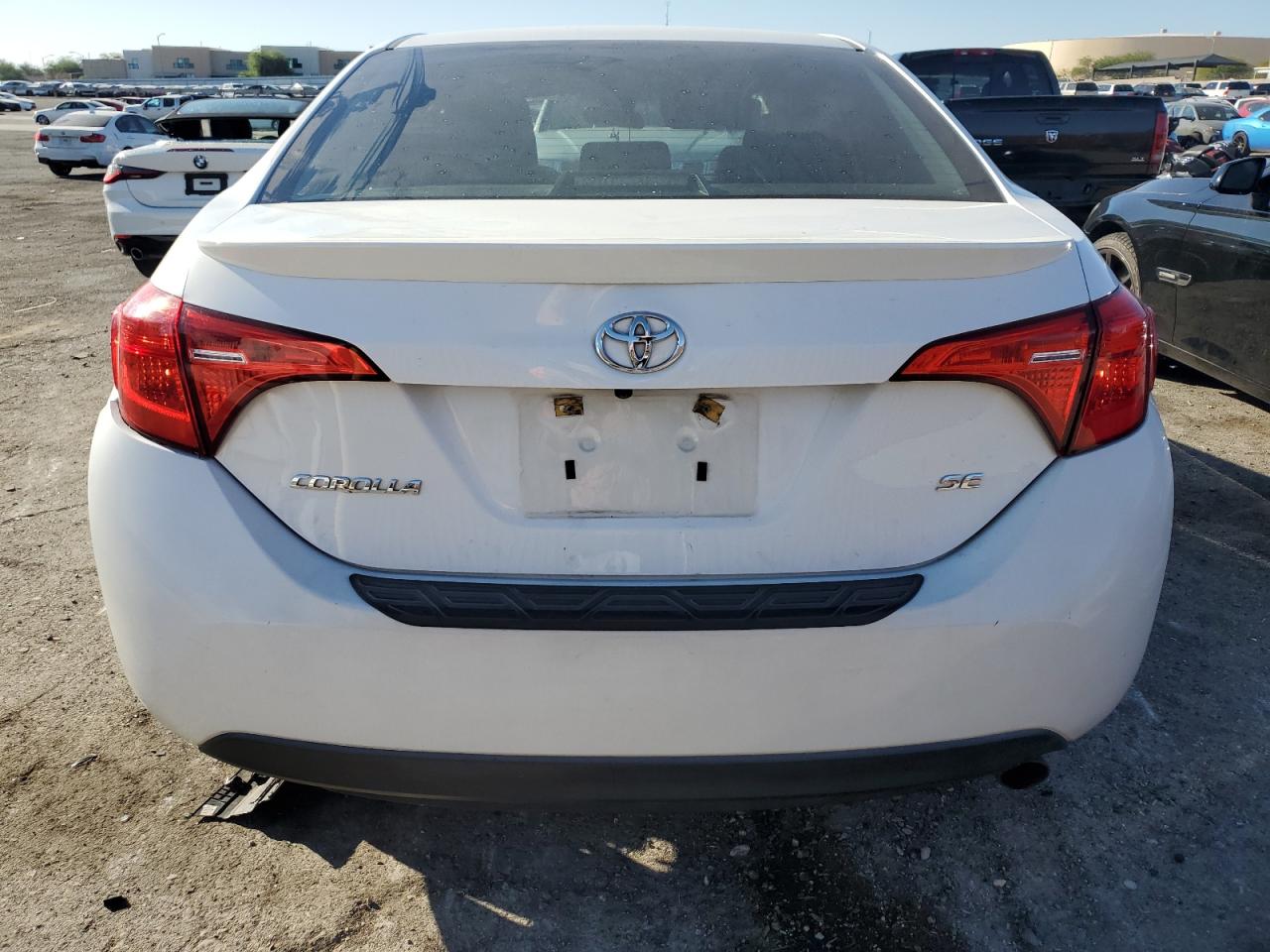 2T1BURHE2JC082886 2018 Toyota Corolla L