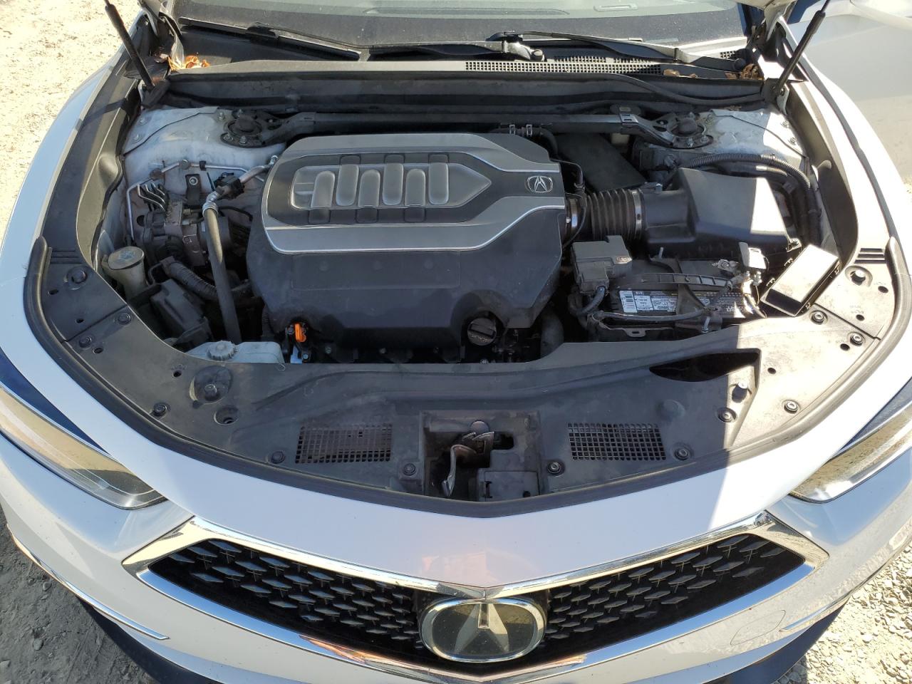 JH4KC1F53JC000257 2018 Acura Rlx Tech