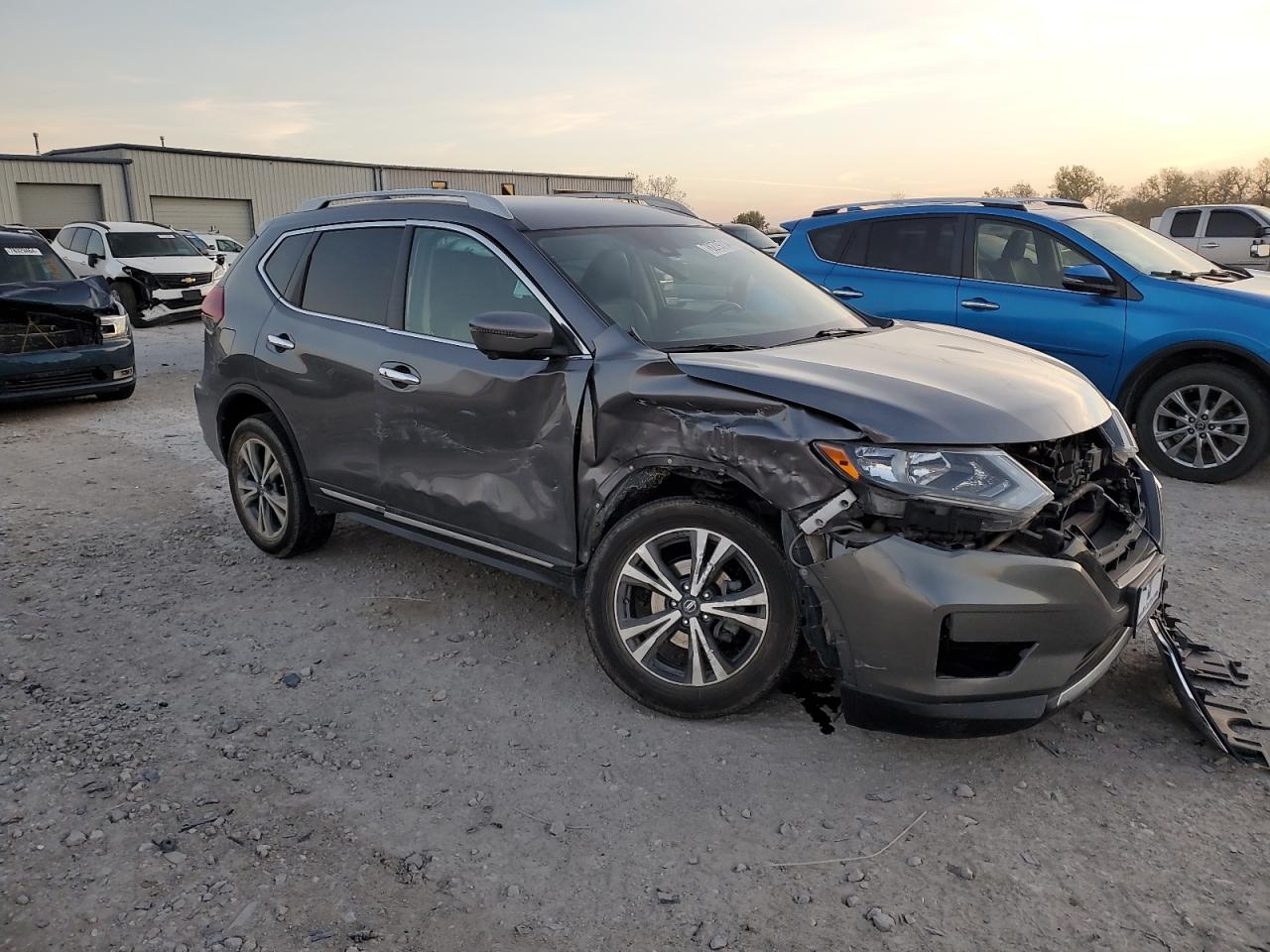 2018 Nissan Rogue - Image 4
