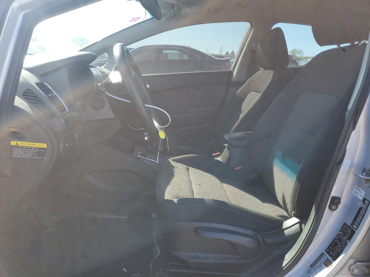2017 Kia Forte - Image 7