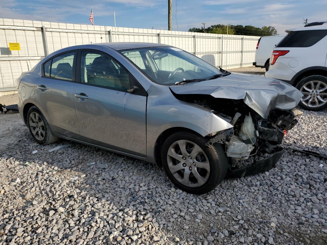 2013 Mazda 3 - Image 4