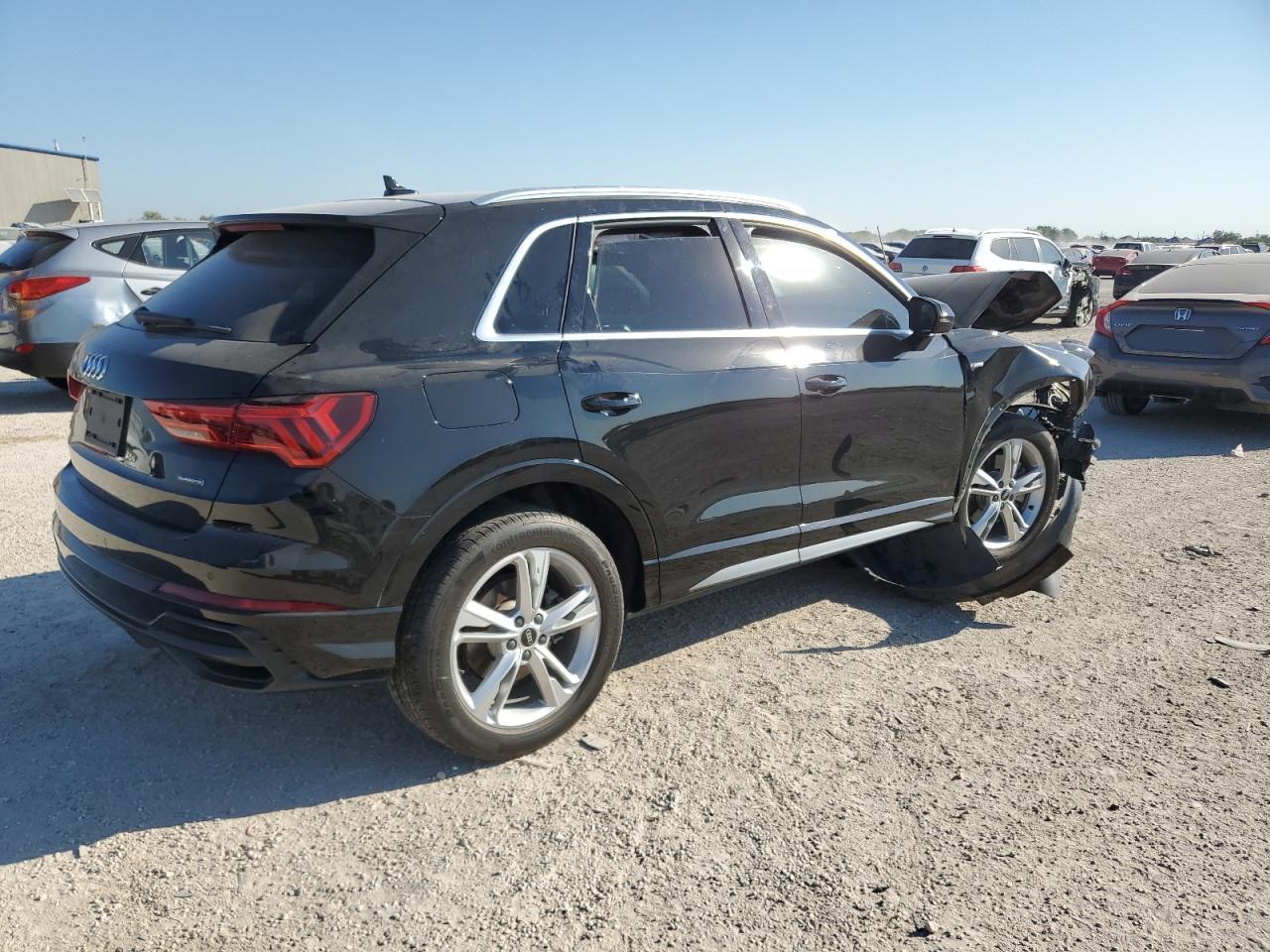 VIN WA1EECF3XN1030371 2022 AUDI Q3 no.3