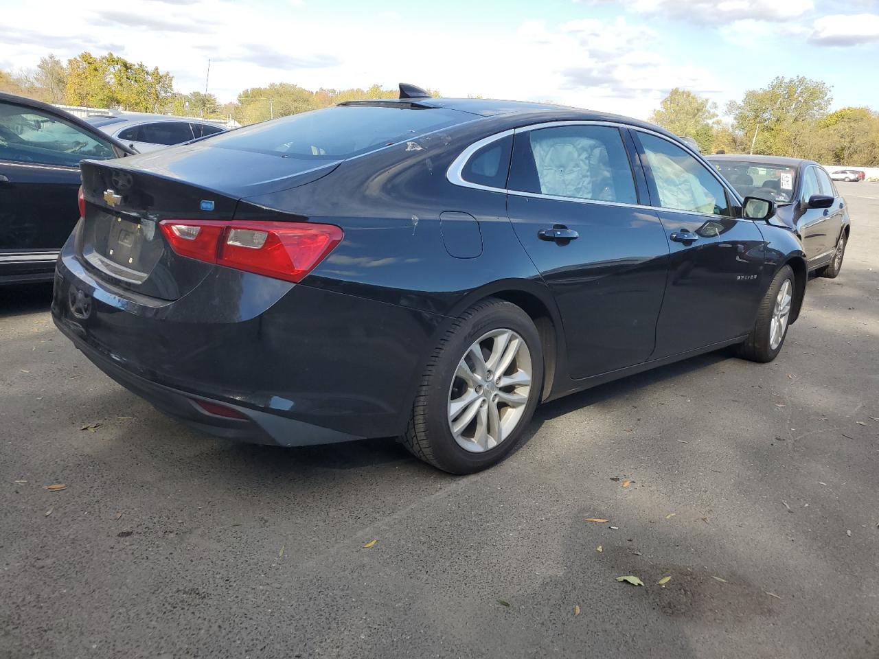 2017 Chevrolet Malibu - Image 3