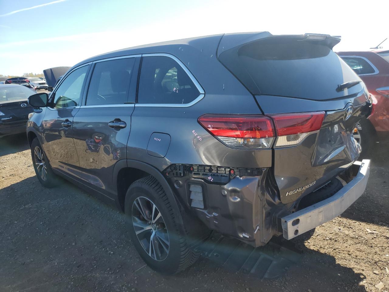 5TDBZRFH5HS441289 2017 Toyota Highlander Le