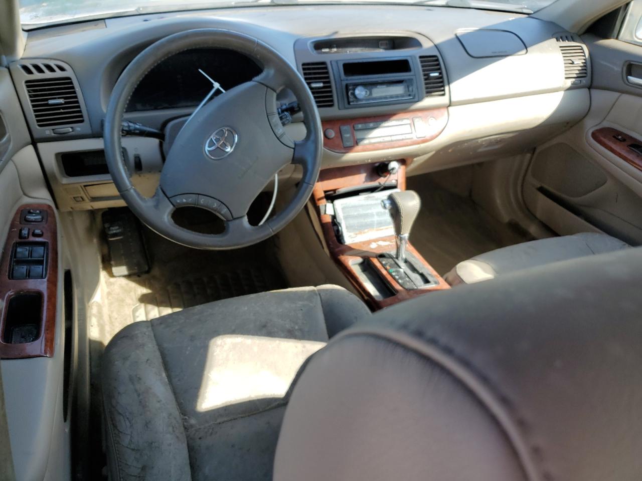 2005 Toyota Camry - Image 8