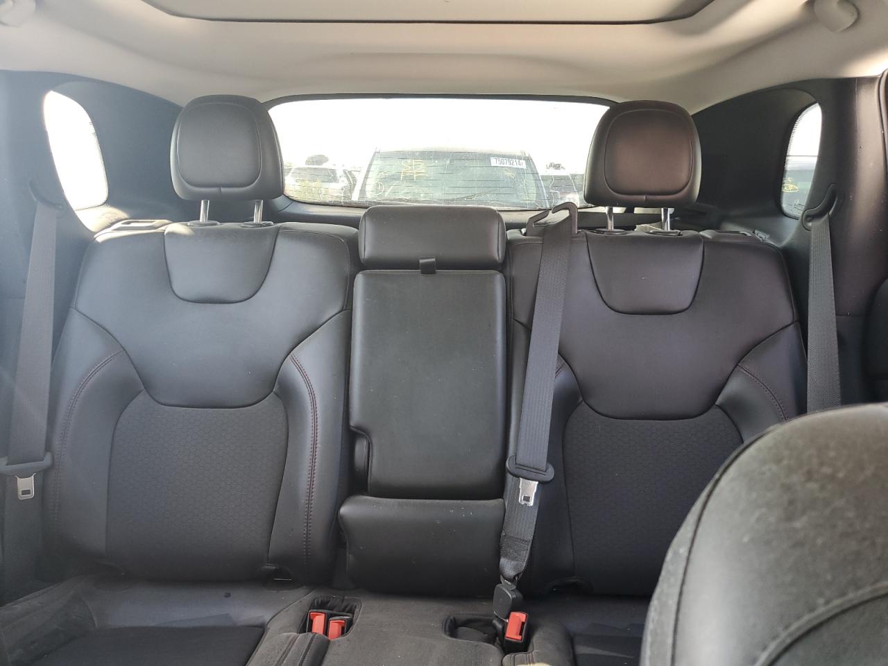 2020 Jeep Cherokee - Image 10