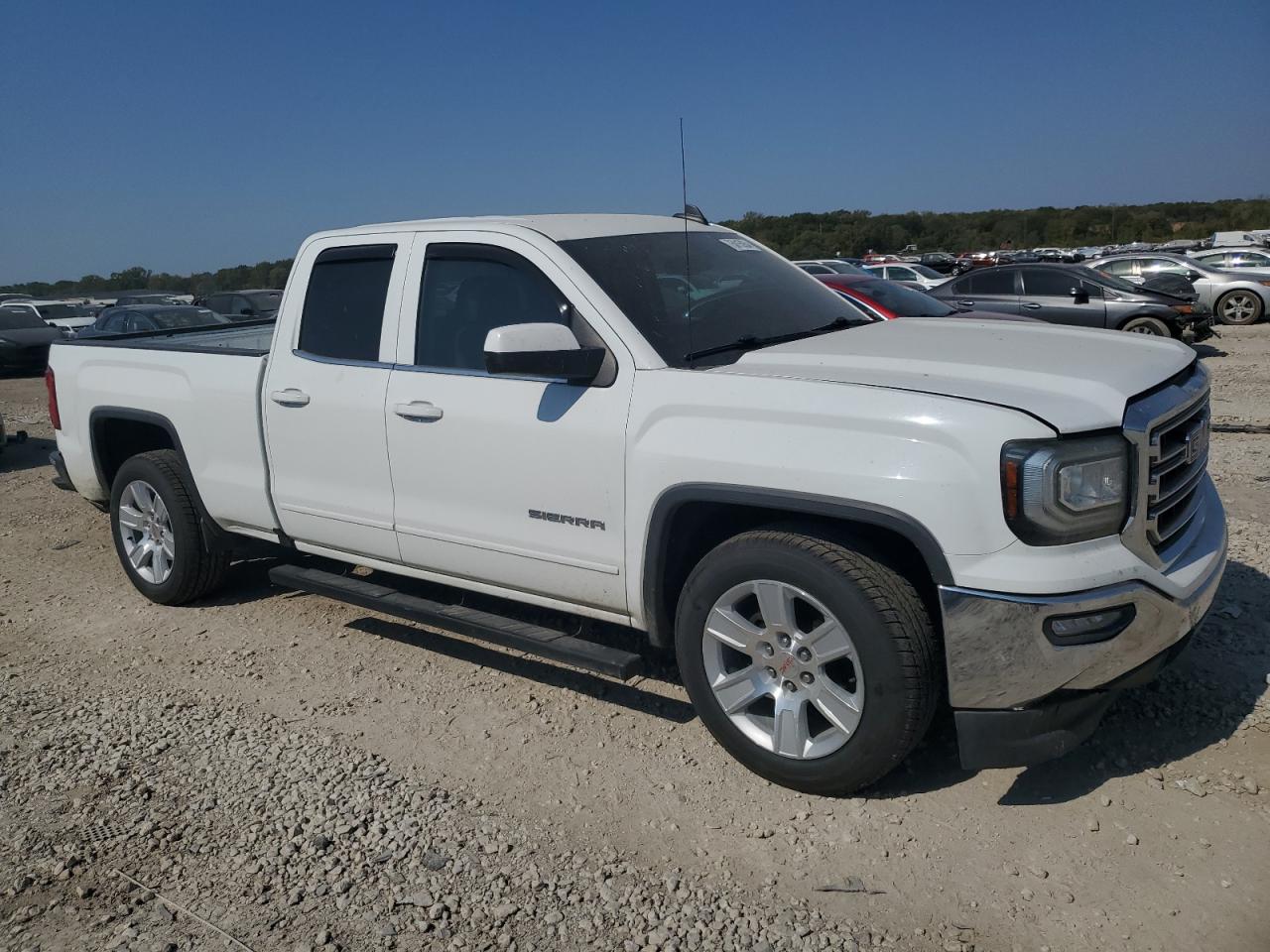 2016 GMC Sierra - Image 4