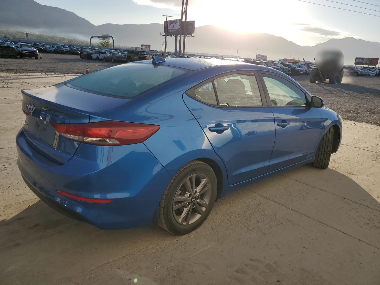2018 Hyundai Elantra - Image 3