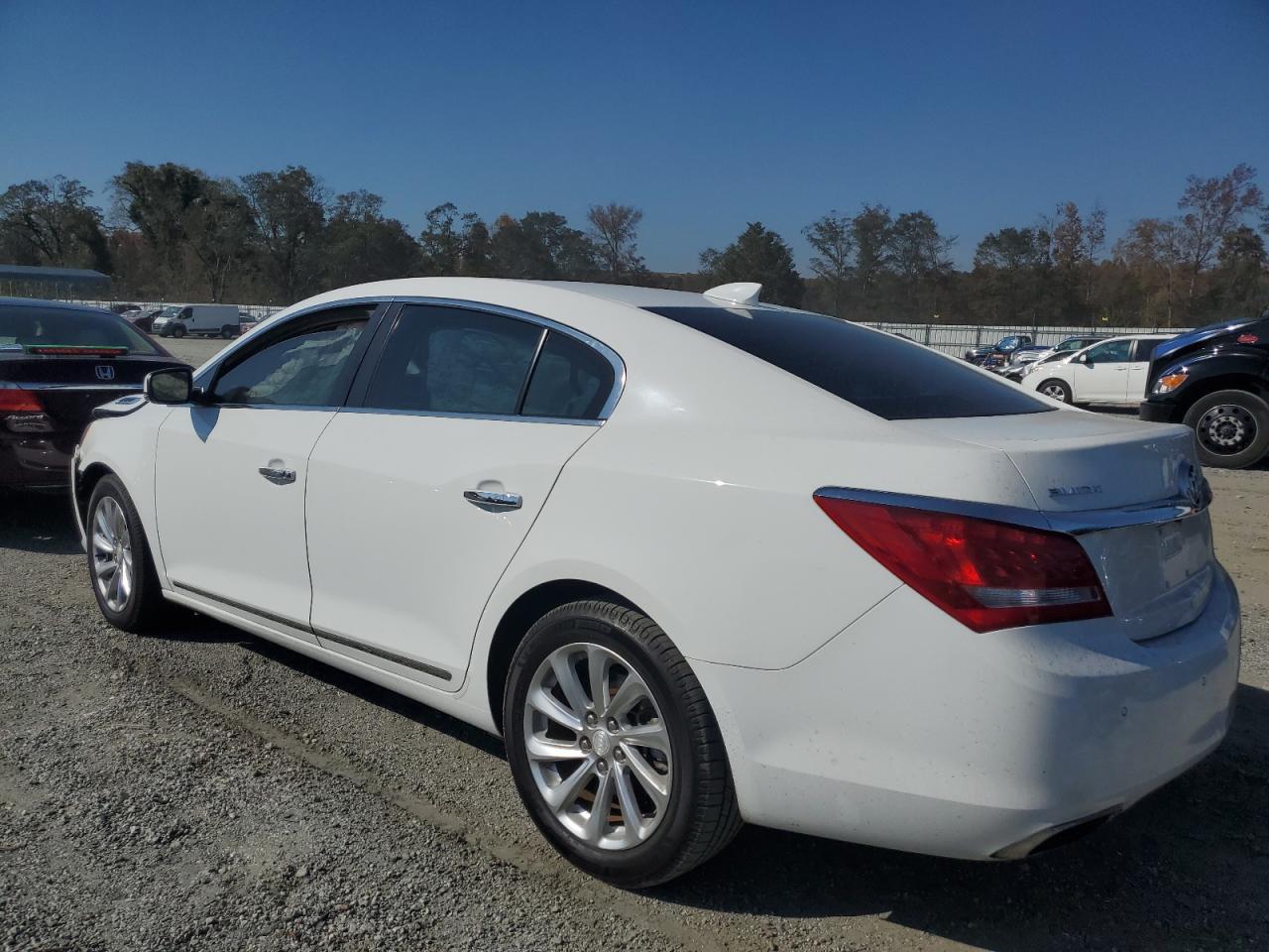 VIN 1G4GB5G32GF170529 2016 BUICK LACROSSE no.2