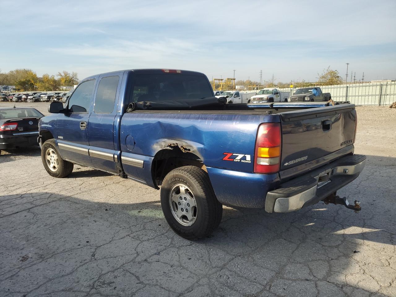 2001 Chevrolet Silverado - Image 2