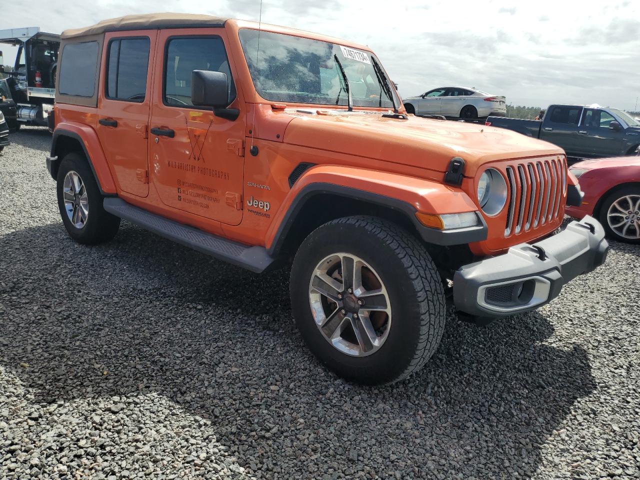 1C4HJXEG6JW310120 2018 Jeep Wrangler Unlimited Sahara