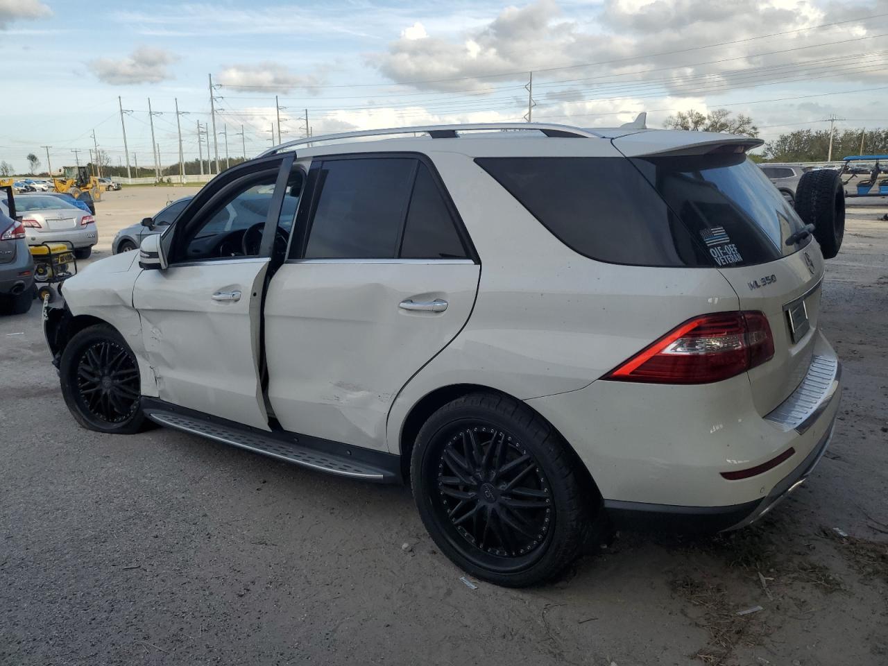 VIN 4JGDA5HB5EA434767 2014 MERCEDES-BENZ M-CLASS no.2