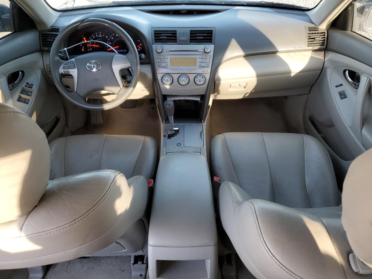 2010 Toyota Camry - Image 8