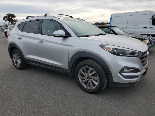  HYUNDAI TUCSON 2016 Серебристый