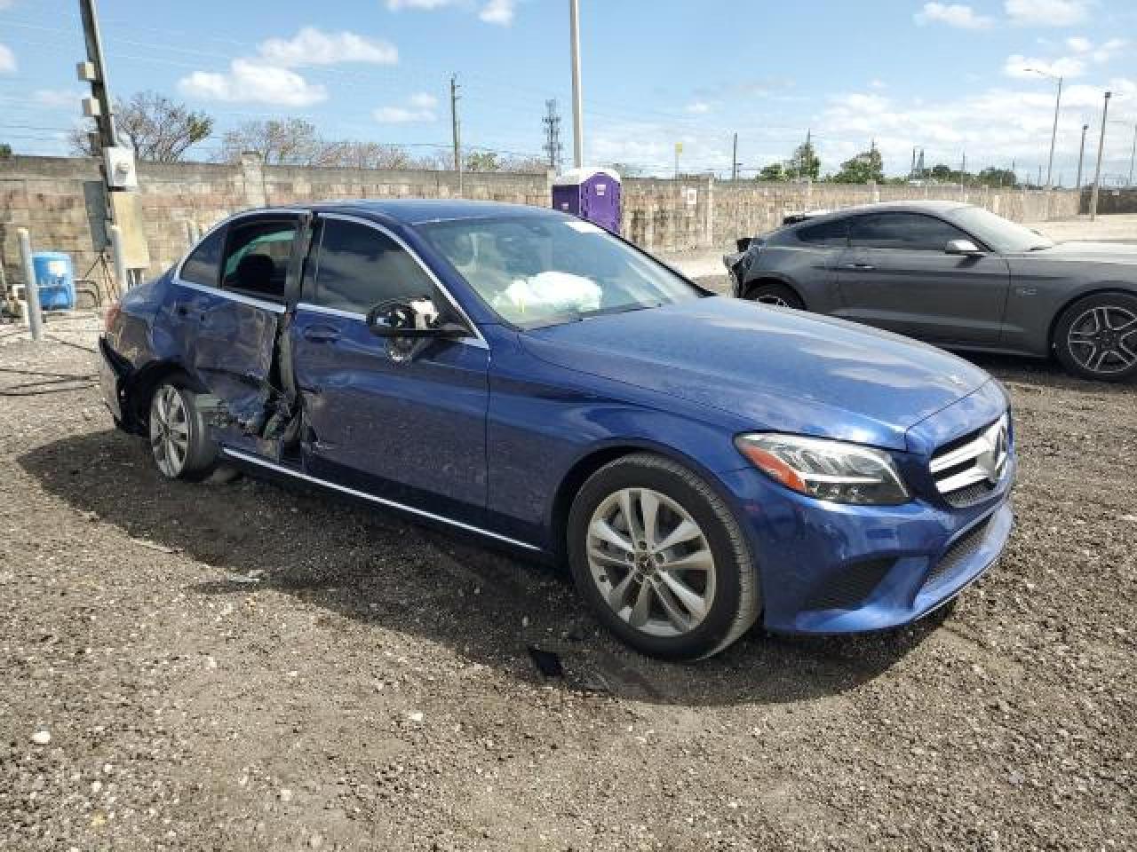 VIN 55SWF8DB4KU317544 2019 MERCEDES-BENZ C-CLASS no.3