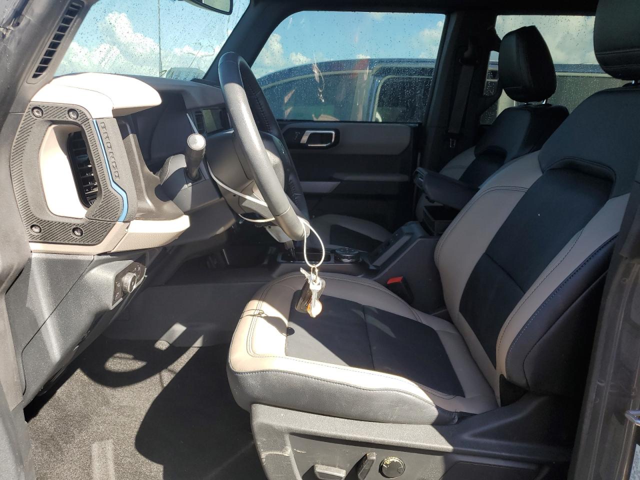 2023 Ford Bronco - Image 7