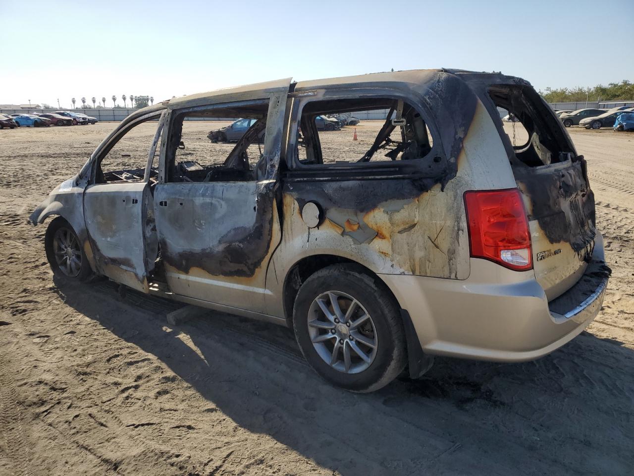 2014 Dodge Caravan - Image 2