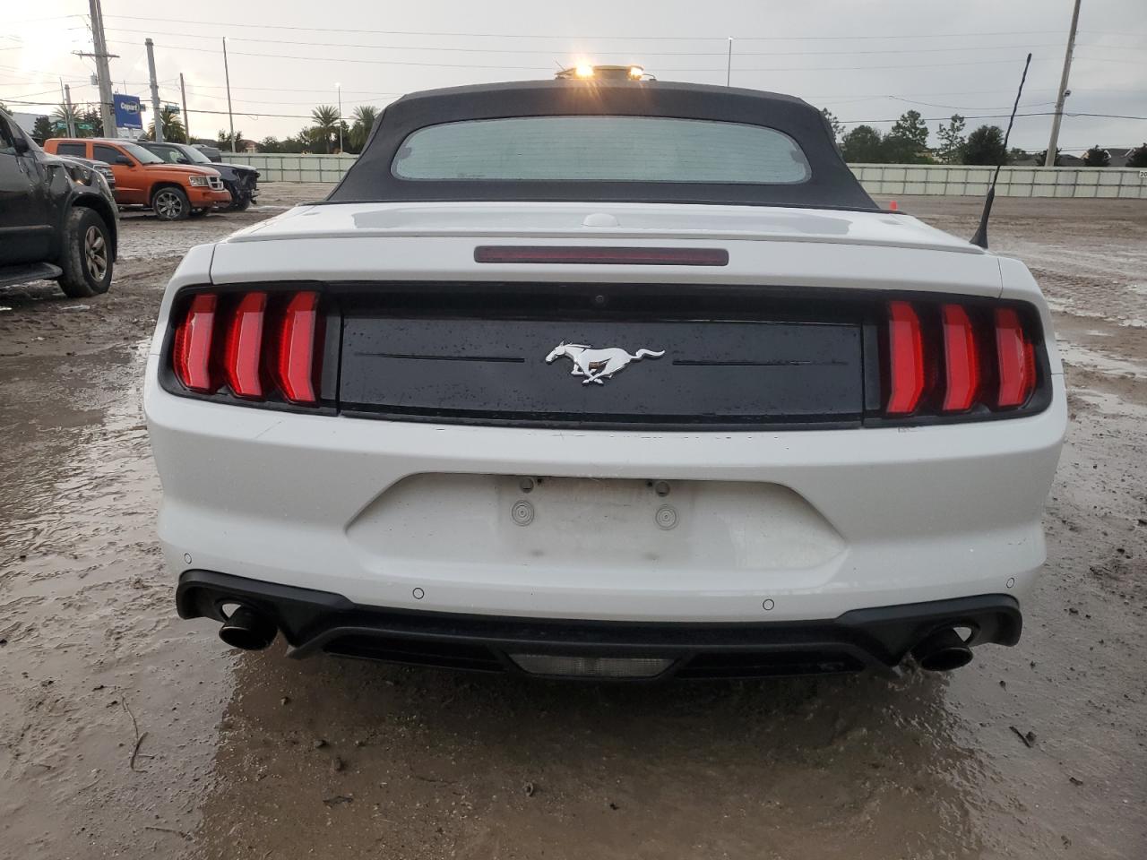 2022 Ford Mustang VIN: 1FATP8UH5N5102790 Lot: 74327384