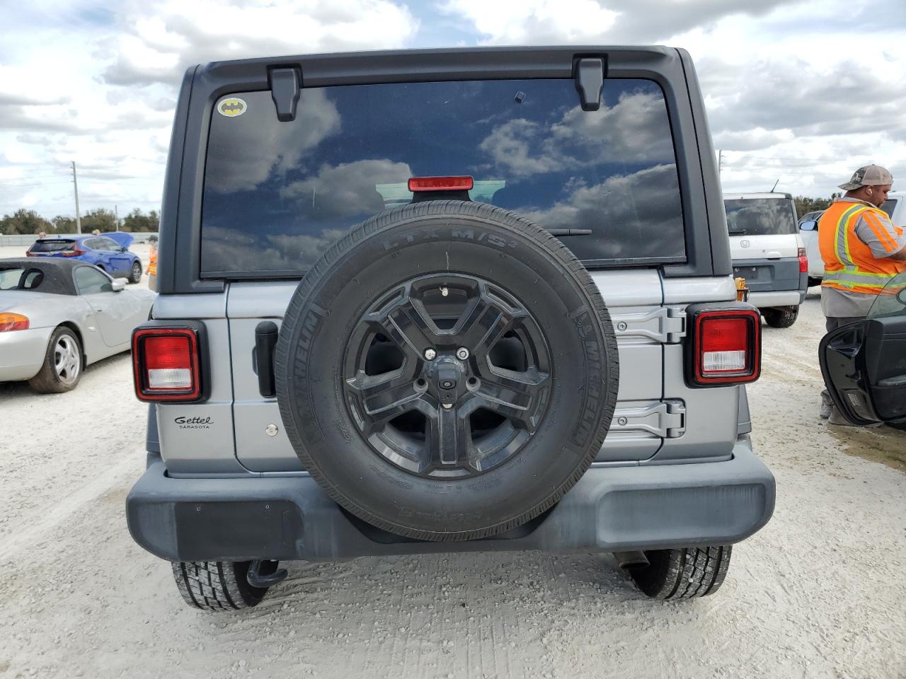 2018 Jeep Wrangler Unlimited Sport VIN: 1C4HJXDN0JW211454 Lot: 74655454