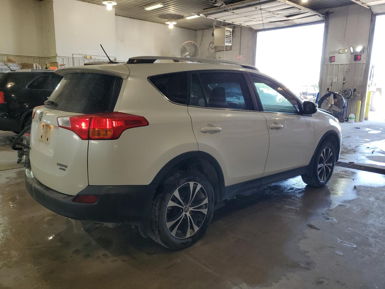 2015 Toyota RAV 4 - Image 3