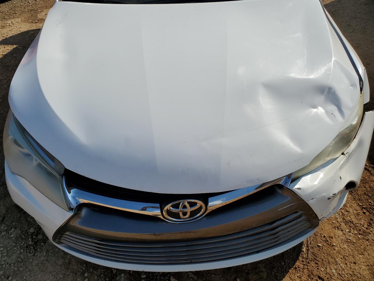 2015 Toyota Camry Le VIN: 4T1BF1FKXFU080118 Lot: 57900785