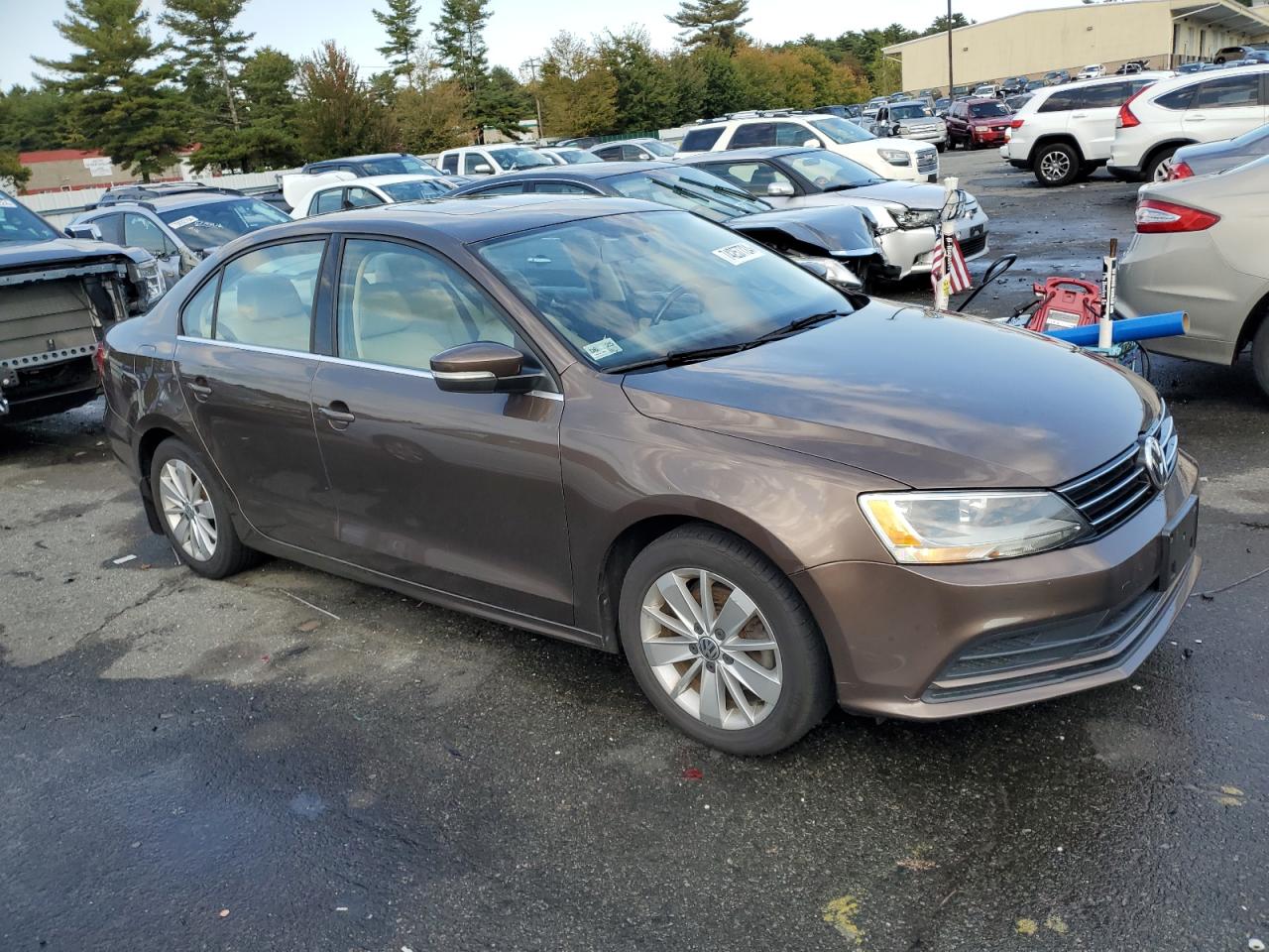 2015 Volkswagen Jetta - Image 4